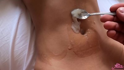 Blowjob Dalam dan Seks Ghairah Jarak dekat - Sperma yang Dimakan