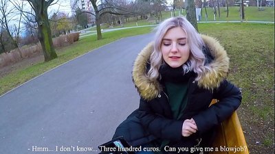 Menelan air mani panas orang asing untuk wang - blowjob di taman oleh Eva Elfie